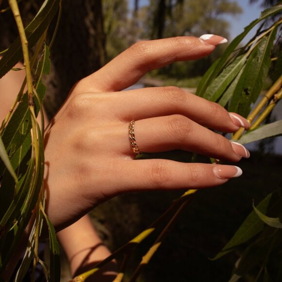 NWT Evelyn Curb Link Ring // 10kt Solid Gold (Size 7) - Picture 2 of 2